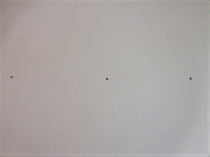 写真で見る格安ハウスクリーニングのネジ跡