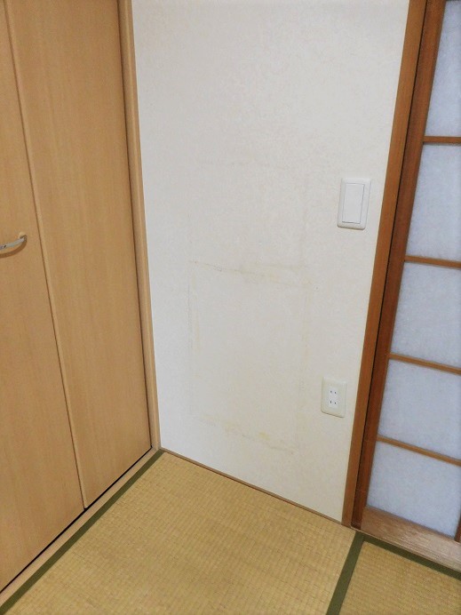 写真で見る格安ハウスクリーニングのテープ跡