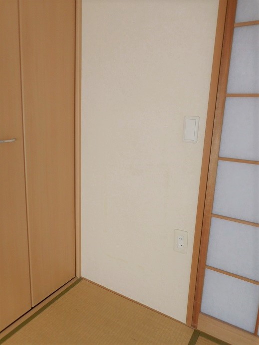 写真で見る格安ハウスクリーニングのテープ跡